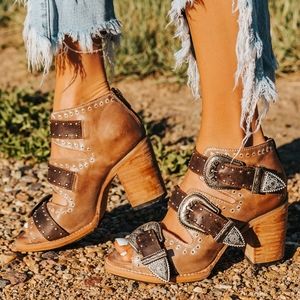 Freebird. Style Violet size 9